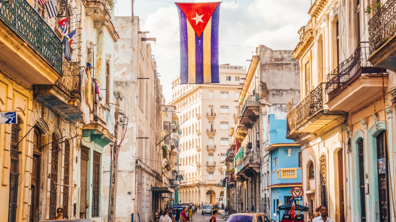 Cuban flag flying in Havana